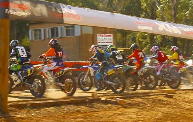 Race start at Wollongong Motorcycle Club